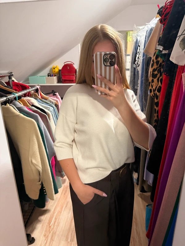 Śmietankowy sweter/bluzka BUTIK Limited Collection